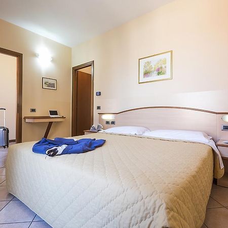 Residence XX Settembre Alba  Zimmer foto