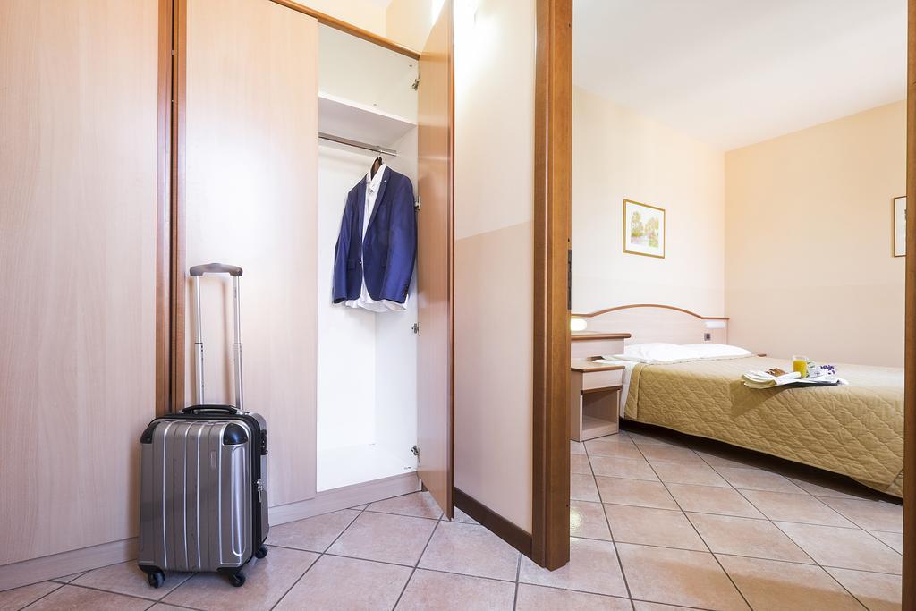 Residence XX Settembre Alba  Zimmer foto