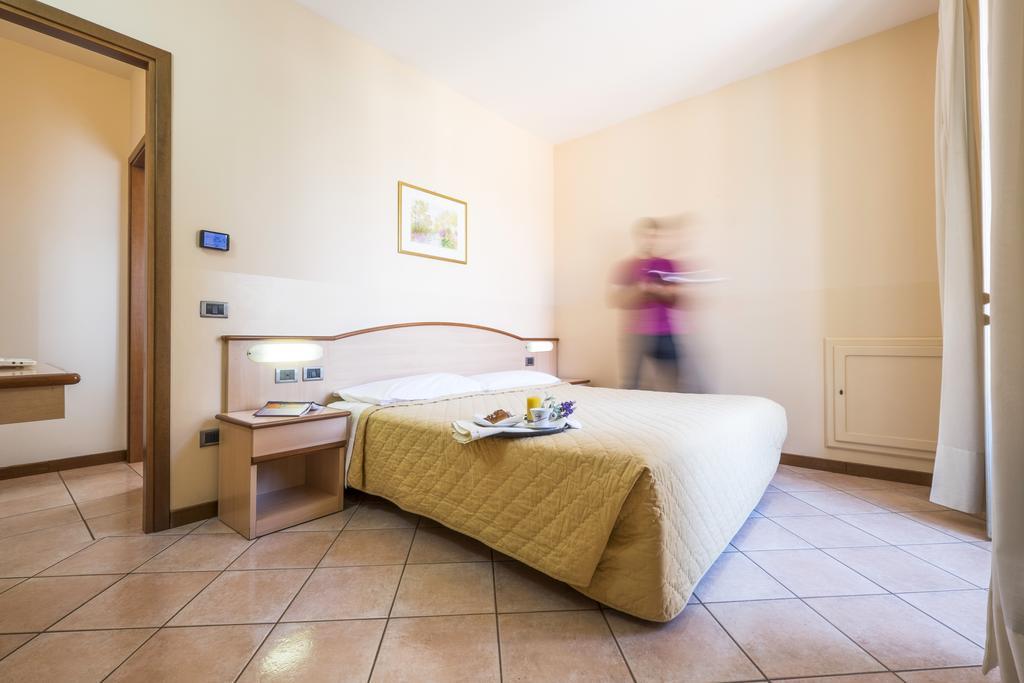 Residence XX Settembre Alba  Zimmer foto
